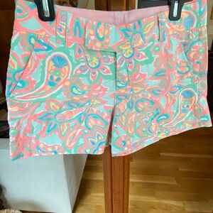 Lilly Pulitzer Shorts - Size Small.